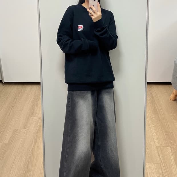 디젤 DIESEL 로고 패치 블랙 맨투맨