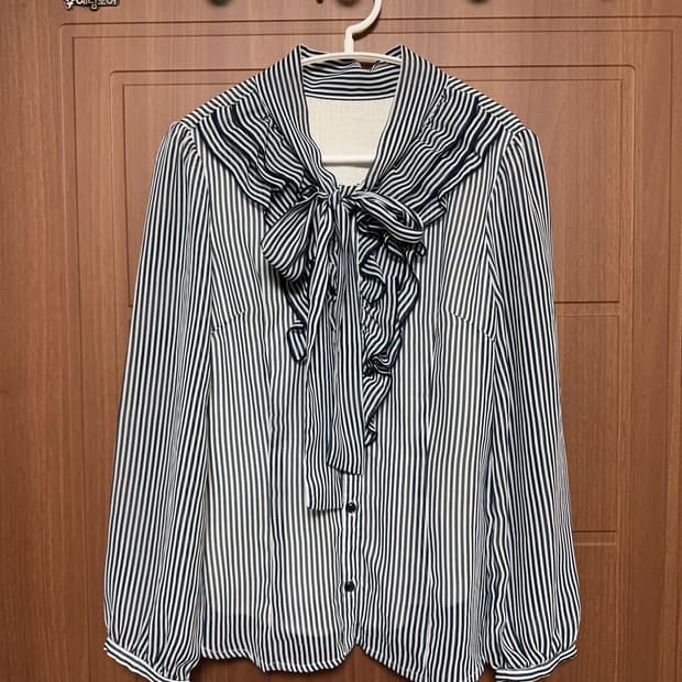 로걀 갸루 빈티지 스트라이프 보우타이 리본 쉬폰 블루 블라우스