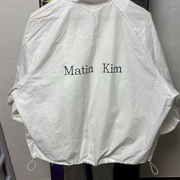 마뗑킴 바람막이