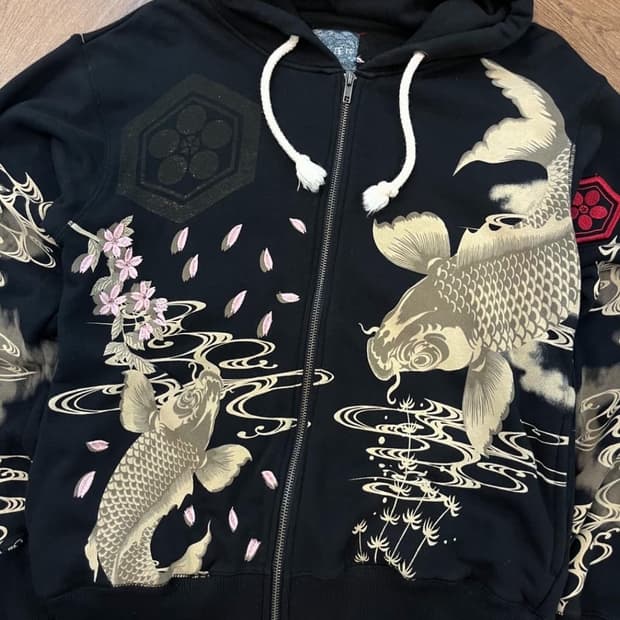 Japanese hood zip-up