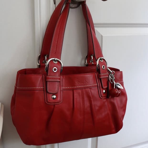 🌟유일 매물 90’s Coach red shoulder bag