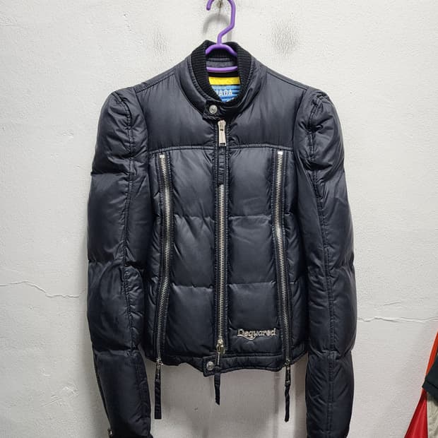 디스퀘어드2 퍼프 숄더 짚 푸퍼