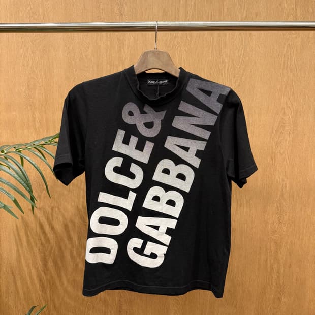 돌체앤가바나 빅 로고 프린트 반팔 티셔츠 그래픽 디자인 블랙