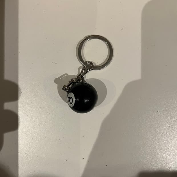 스투시 8볼 키링