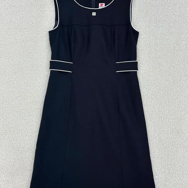 꾸레쥬 블랙 울 원피스