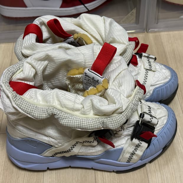 나이키 x 톰 삭스 마스야드 오버슈 3.0 250