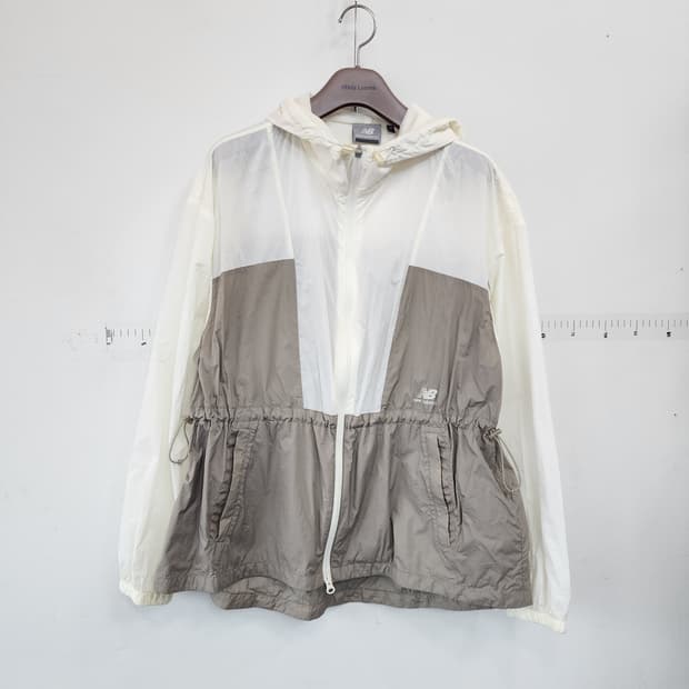 뉴발란스 배색 후드 바람막이 자켓