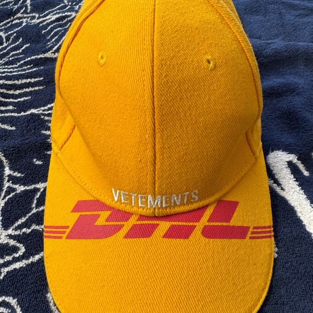 베트멍 DHL 볼캡  VETEMENTS 모자  