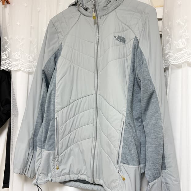 노스페이스 경량 패딩 스카이블루