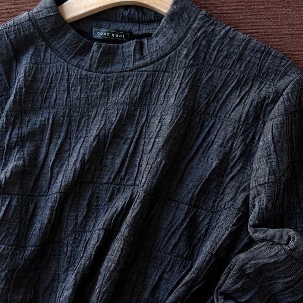 Volume pattern fabric stretched top