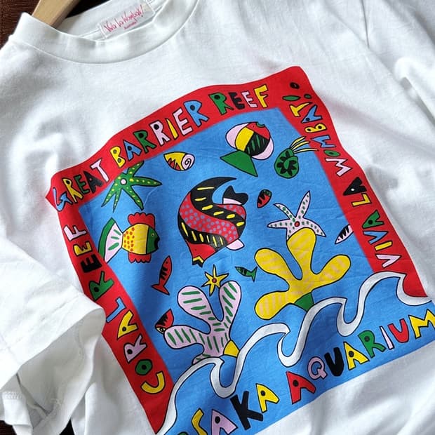 90's Design graphic printing t-shirt