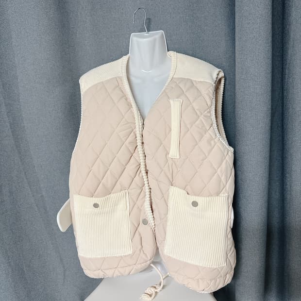 아이보리 퀄팅조끼