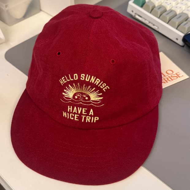 헬로선라이즈 캡 레드 새상품