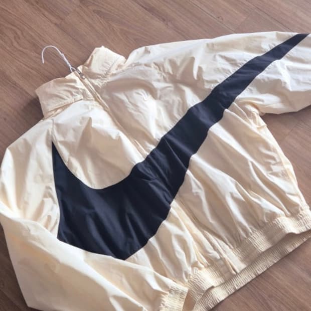 나이키 빅 스우시 바람막이