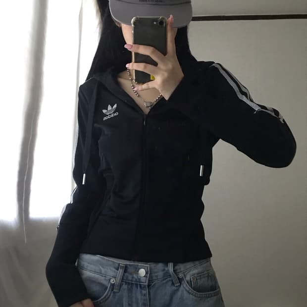 아디다스 블랙 실버 딱붙핏 후드 져지