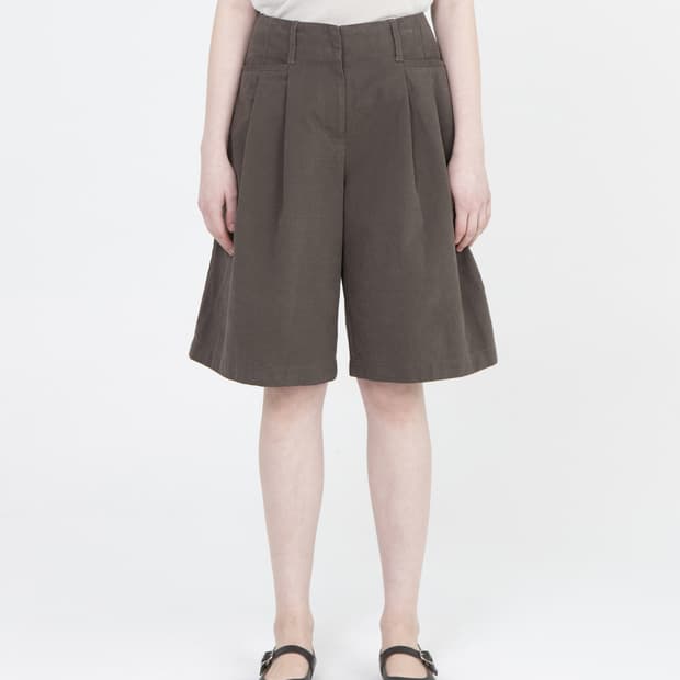 브라운야드 투턱하프팬츠