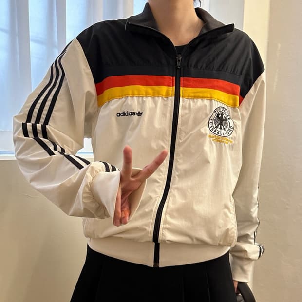 [105] 아디다스 독일 화이트 바람막이