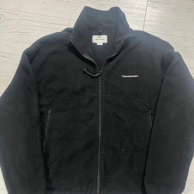 디스이즈네버댓 T 플리스 재킷 블랙