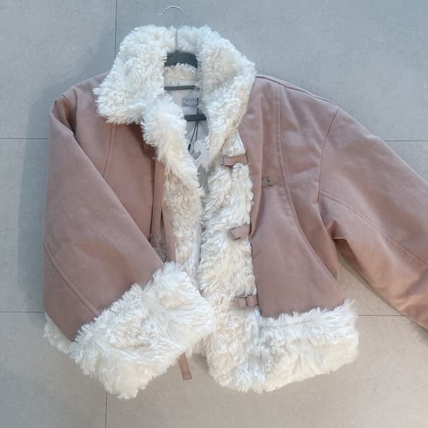 허그유어스킨 무스탕