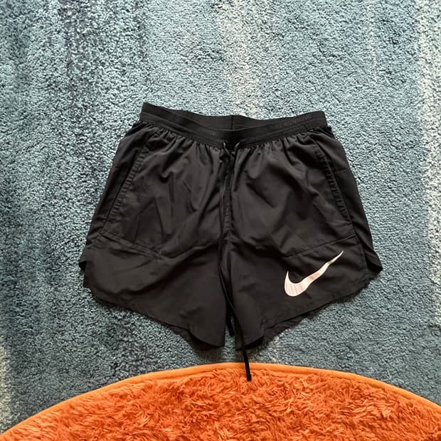 나이키 5인치 러닝 쇼츠