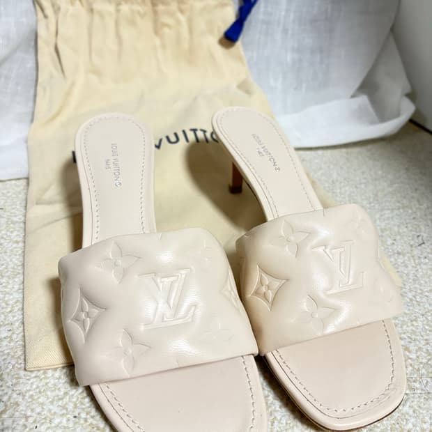 루이비통 리바이벌 뮬 230 (새상품)