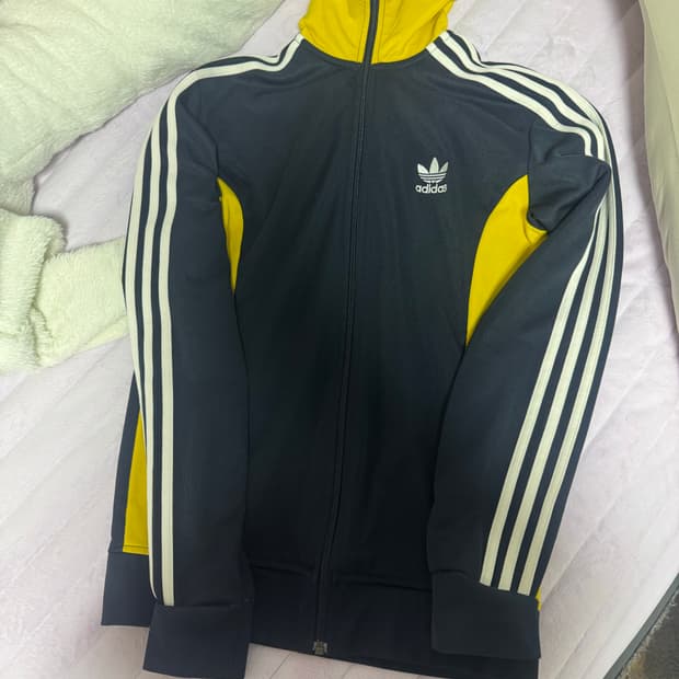 아디다스 유로파 트랙탑