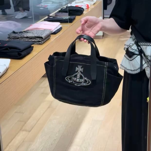 비비안웨스트우드 캔버스 토트백