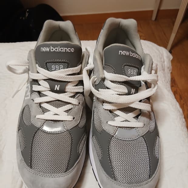 뉴발란스 992 그레이(285사이즈)