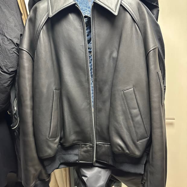 준지 22FW 349 컬렉션 레더 마원 46