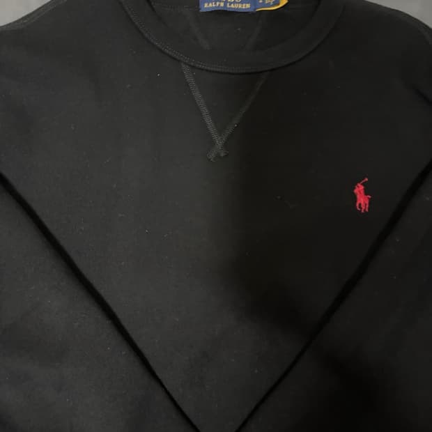폴로 검정 맨투맨