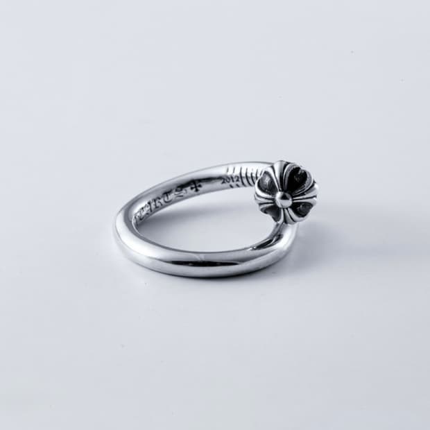 chrome hearts crossball nail ring