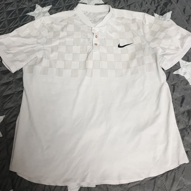 나이키 드라이핏 헨리넥 기능성 반팔티 (XXL)