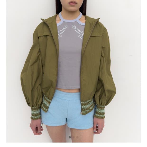 Puree Smocking light windbreaker jumper 