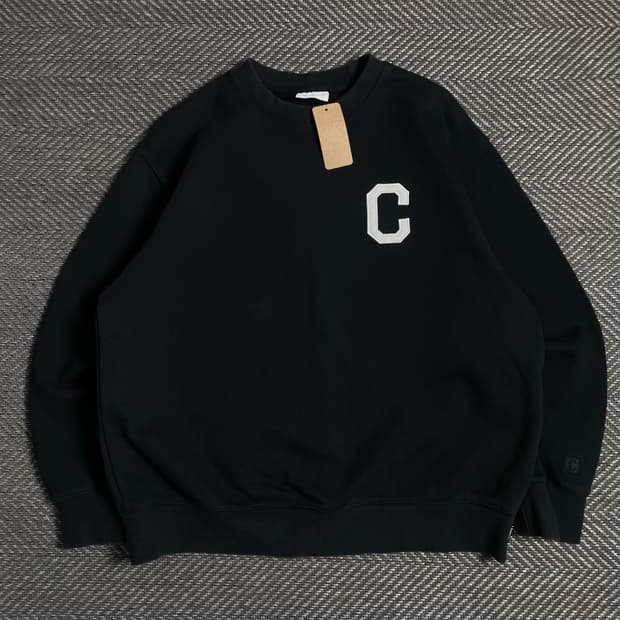 커버낫 C로고 패치 박시핏 맨투맨 블랙o 4919