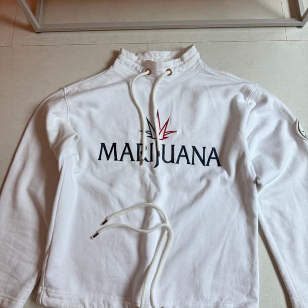 GCDS Marijuana 자수 후드티