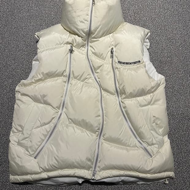 더뮤지엄비지터 PUFFER DOWN VEST m