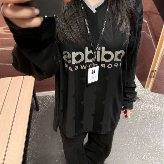 아디다스 브이넥 롱슬리브