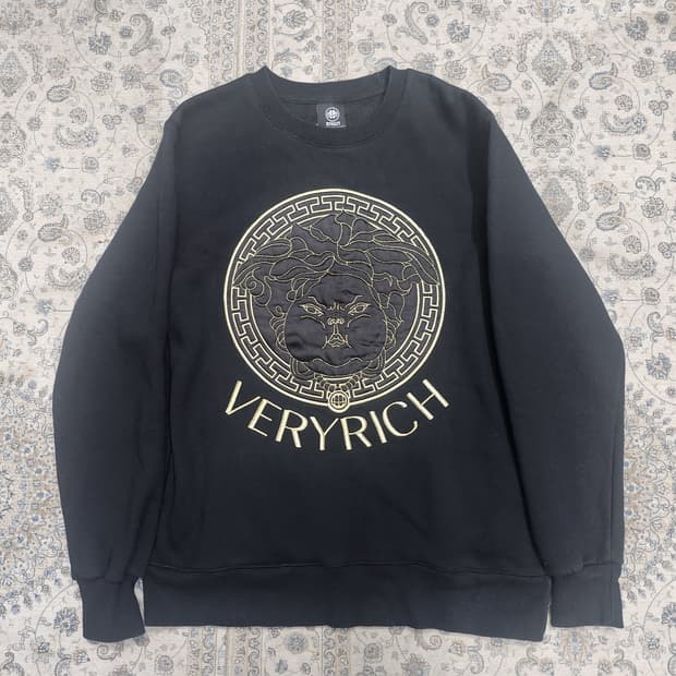 SAKUN 사쿤 VERYRICH 로고 맨투맨 S