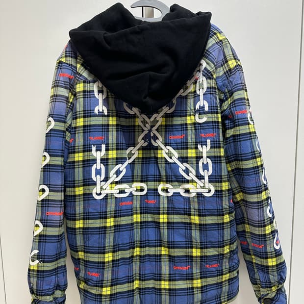 [네고 가능] 오프화이트 플란넬 패딩