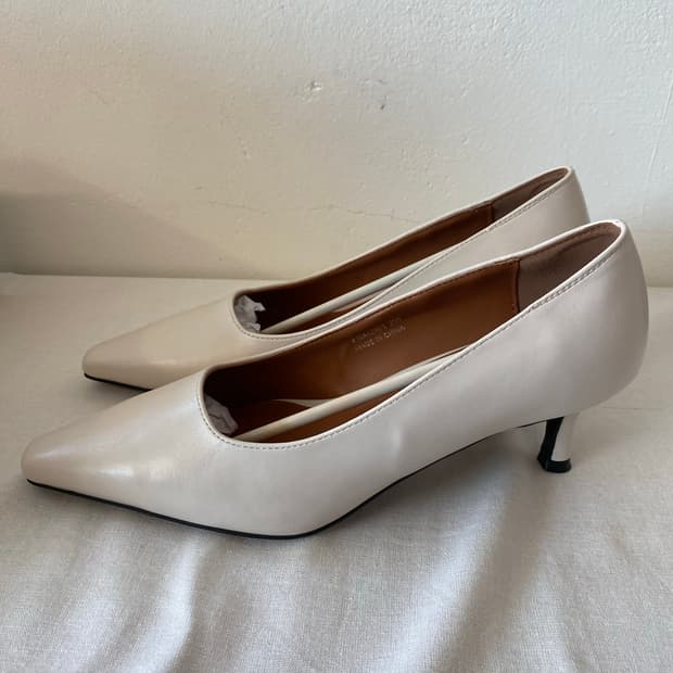 Epure 아이보리 클래식 펌프스