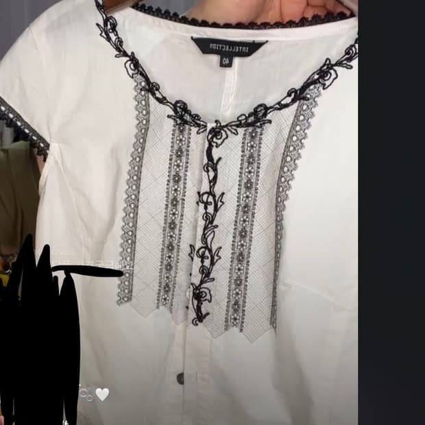 몽글빈티지 반팔 블라우스