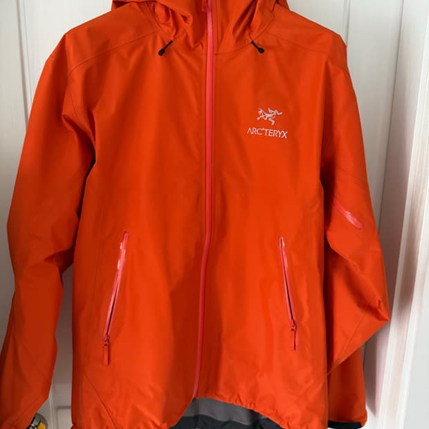 아크테릭스 베타LT 페놈 L