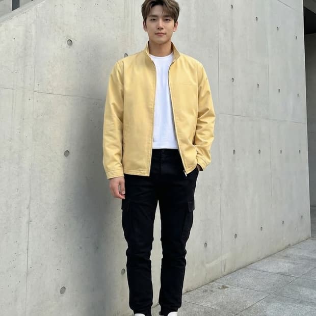 발렌시아가(Balenciaga) 클래식 로고 옐로우 집업 자켓