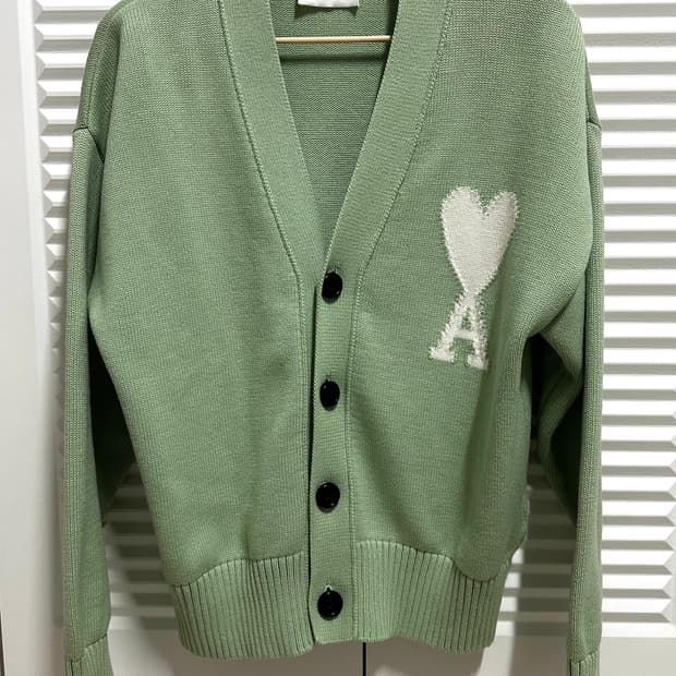 아미 빅하트로고가디건