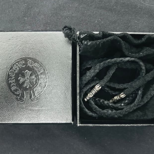 크롬하츠 실버팁 레더 볼로 목걸이