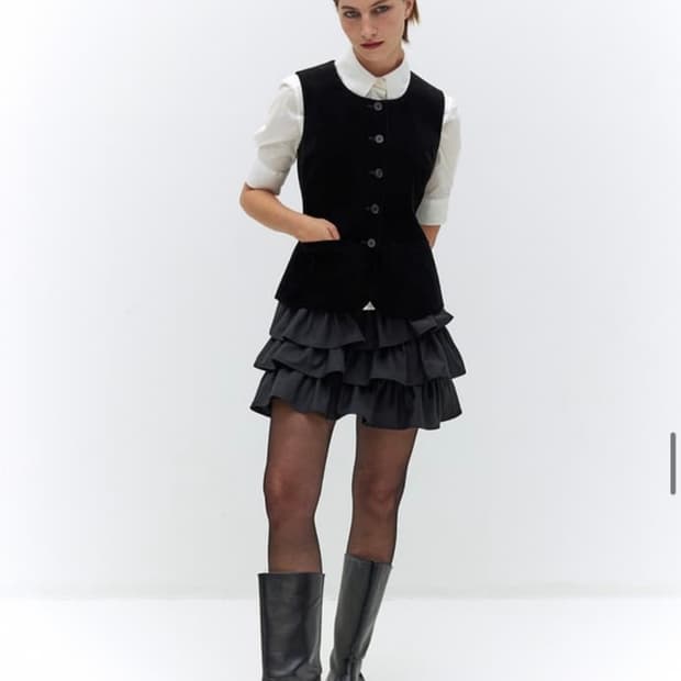 HOURGLASS TWILL VEST (BLACK)