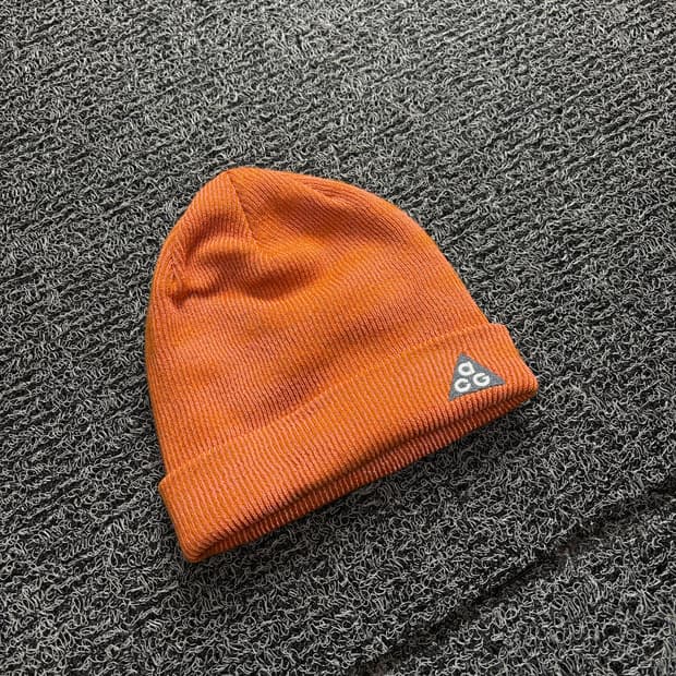 나이키 ACG 피크 비니 오렌지 2635