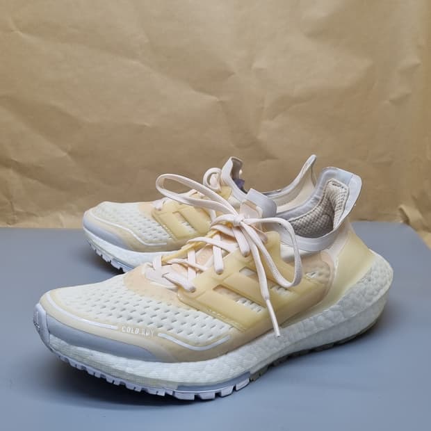 아디다스 울트라부스트21 여성운동화240 