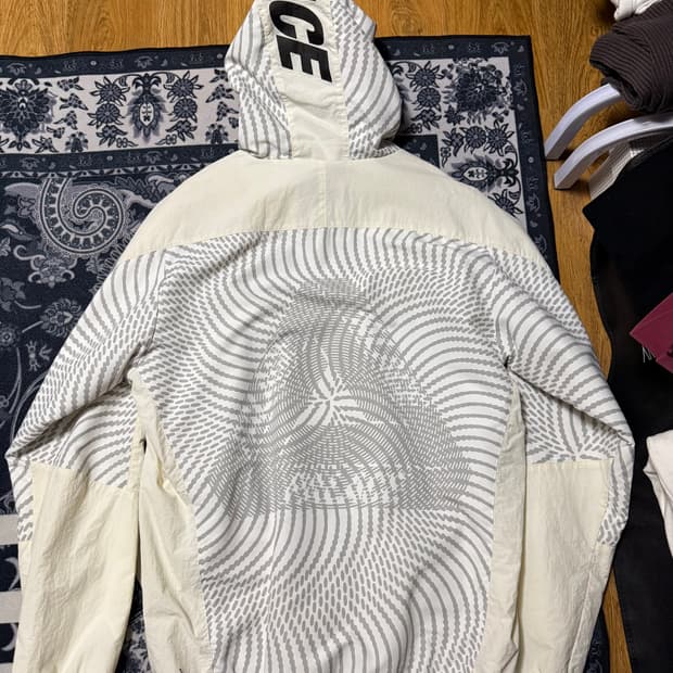 팔라스 18ss 스월 후드 자켓 L