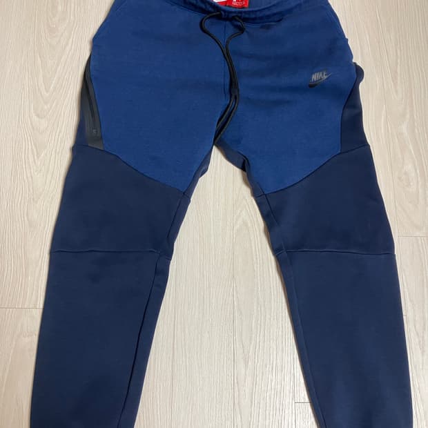 나이키 테크팩 팬츠 네이비 L사이즈 판매합니다